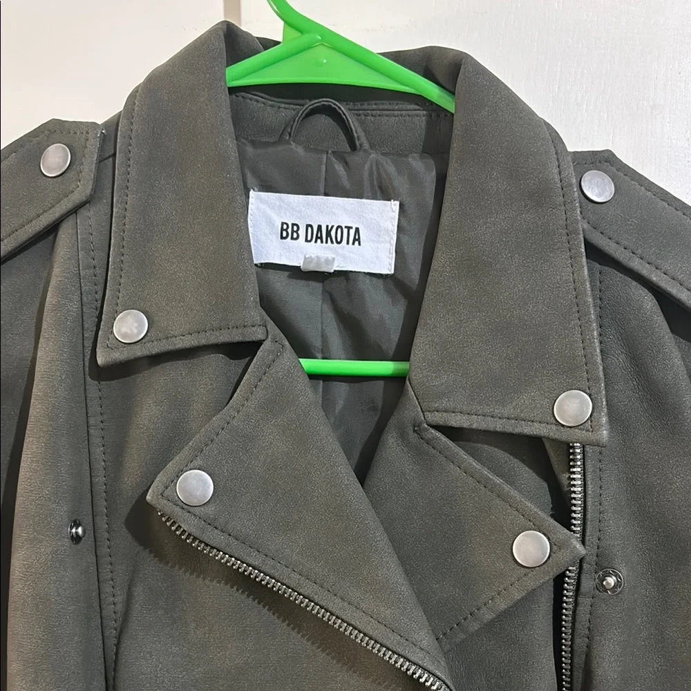 Women's Green Jacket - Picture 7 of 13